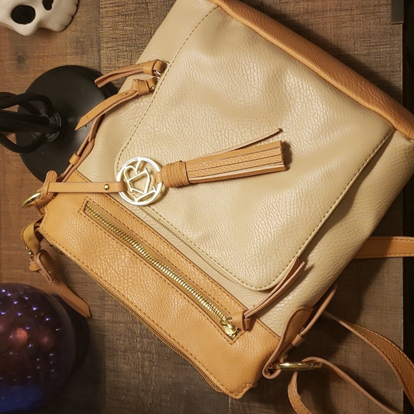 Kim Rogers Tan Double Pocket Crossbody - Picture 7 of 7